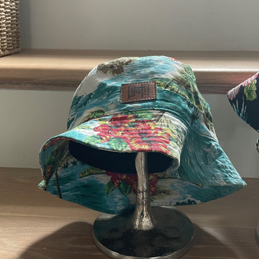 Lot of 2 Floral Hawaiian Women's Bucket Hats - Picture 3 of 8